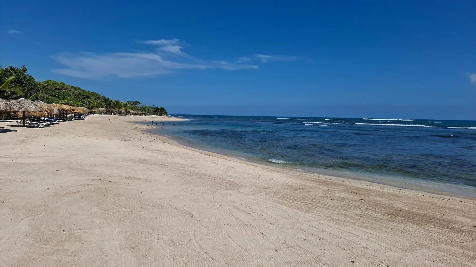 Sun Sea - Costambar Beachside Apartment With Pool Puerto Plata